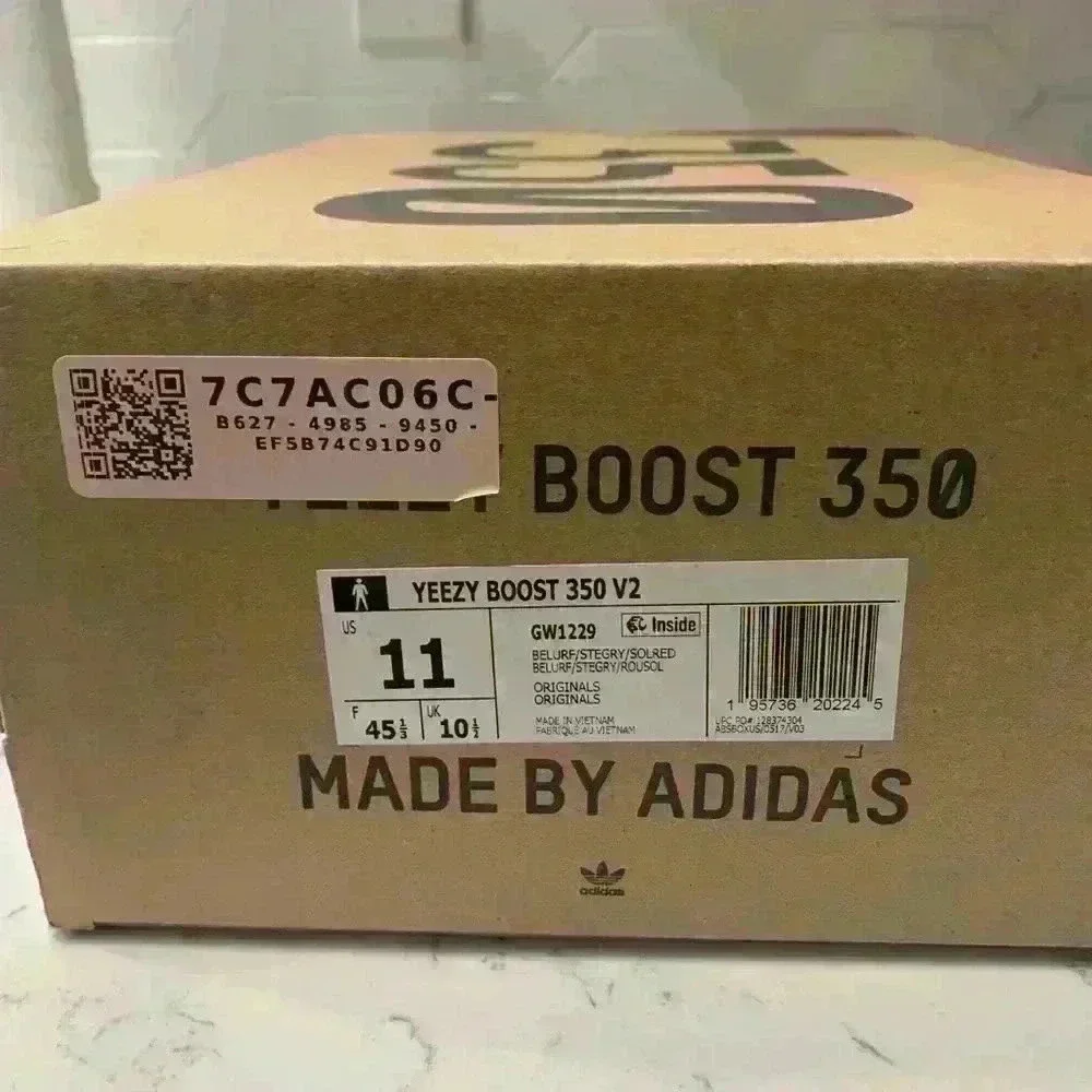 Yeezy Boost 350 V2 size 11